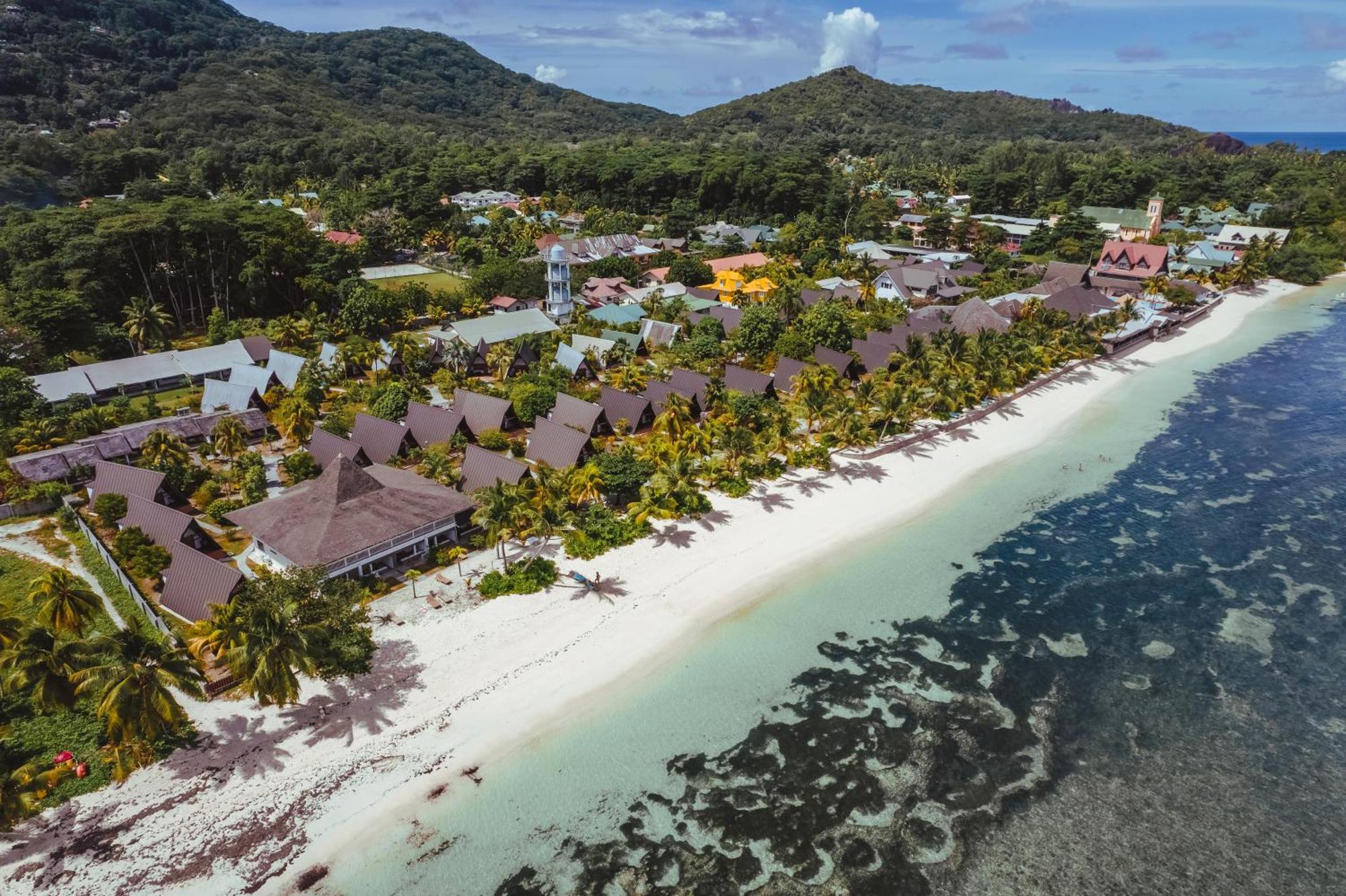 Island Lodge *