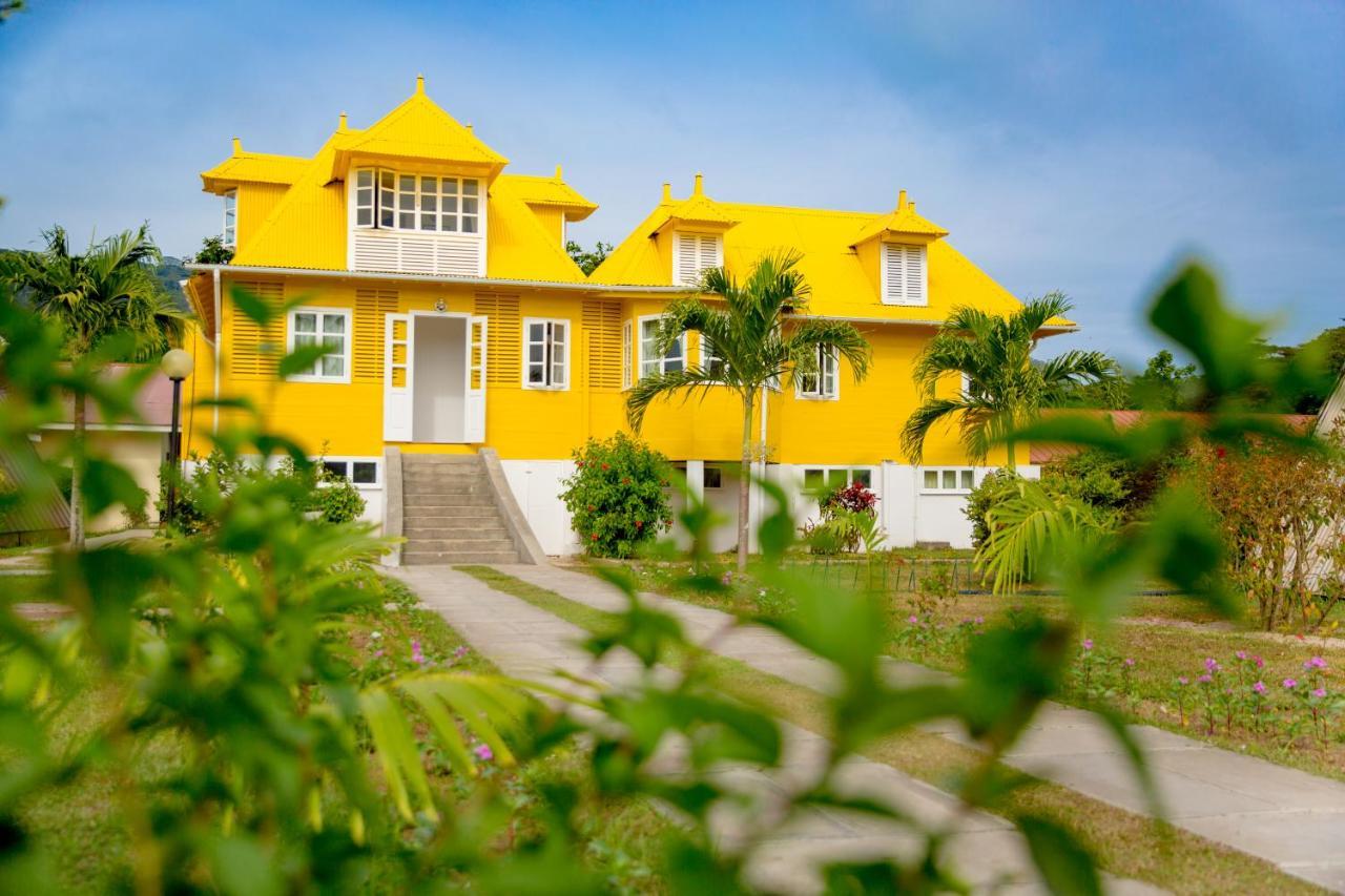 Island Lodge *