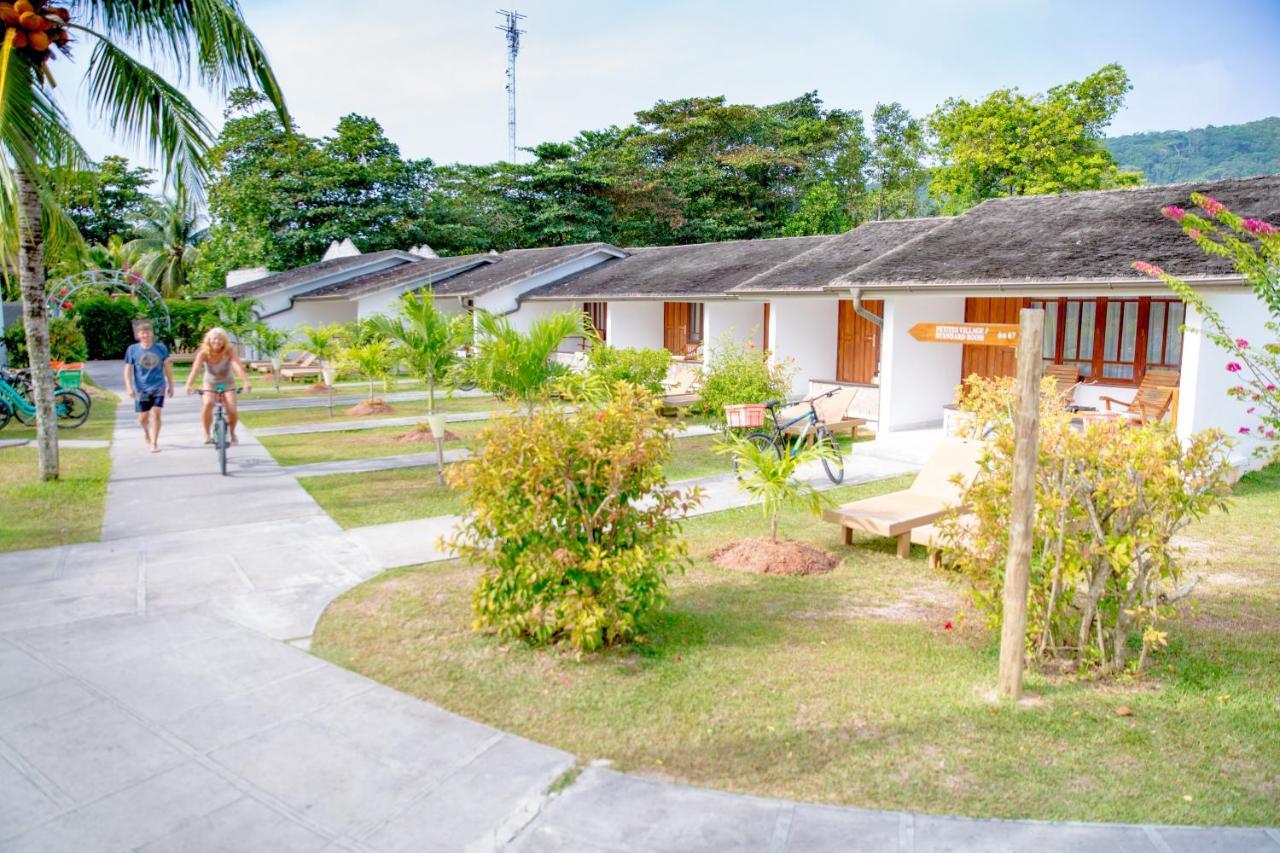 Lodge Island *