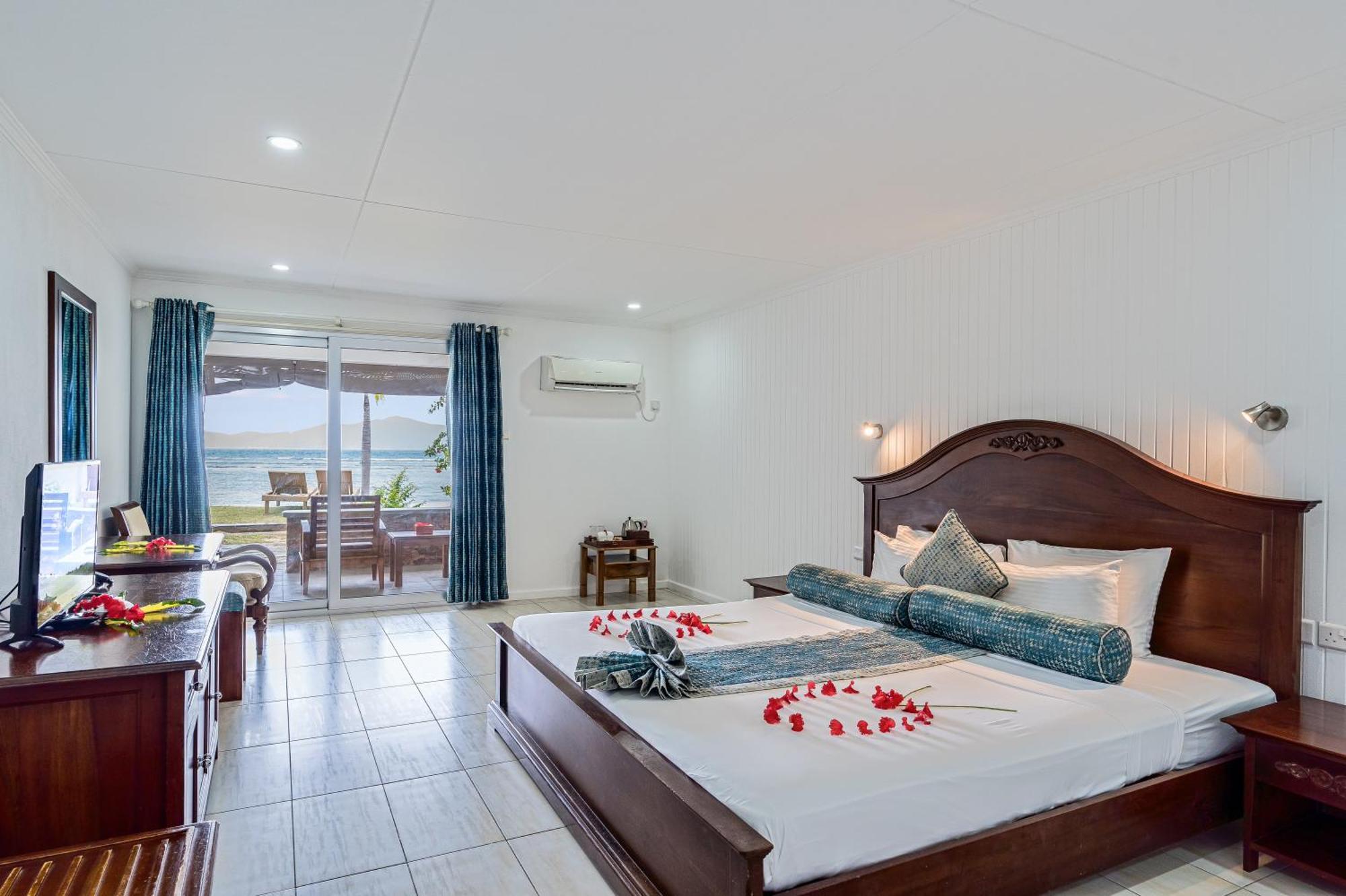 Island Lodge *